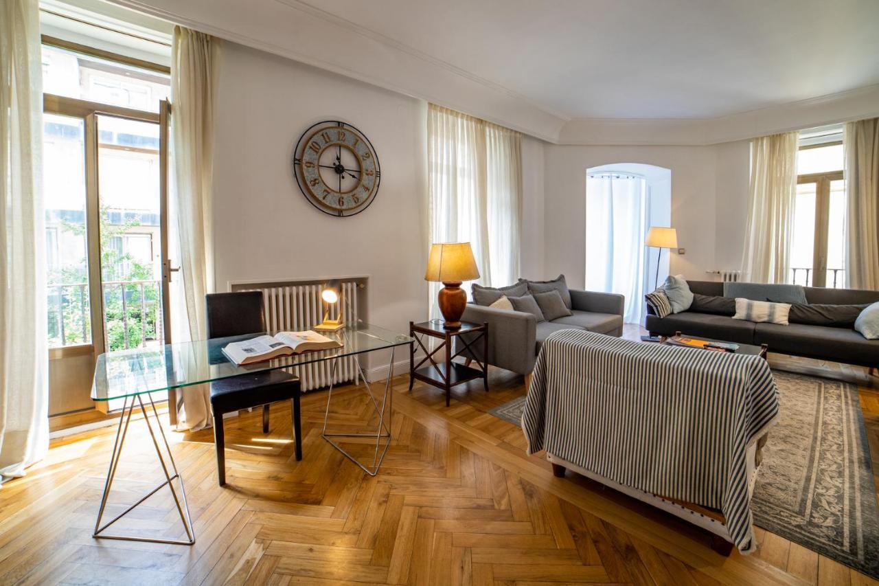 La Concha Cozy Balcony Apartment By Cisan Rentals San Sebastian Bagian luar foto