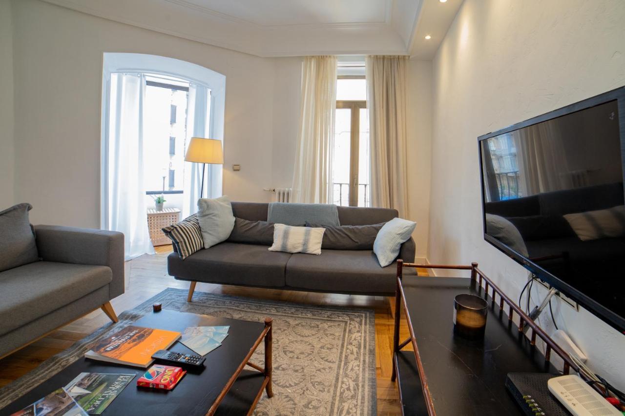 La Concha Cozy Balcony Apartment By Cisan Rentals San Sebastian Bagian luar foto