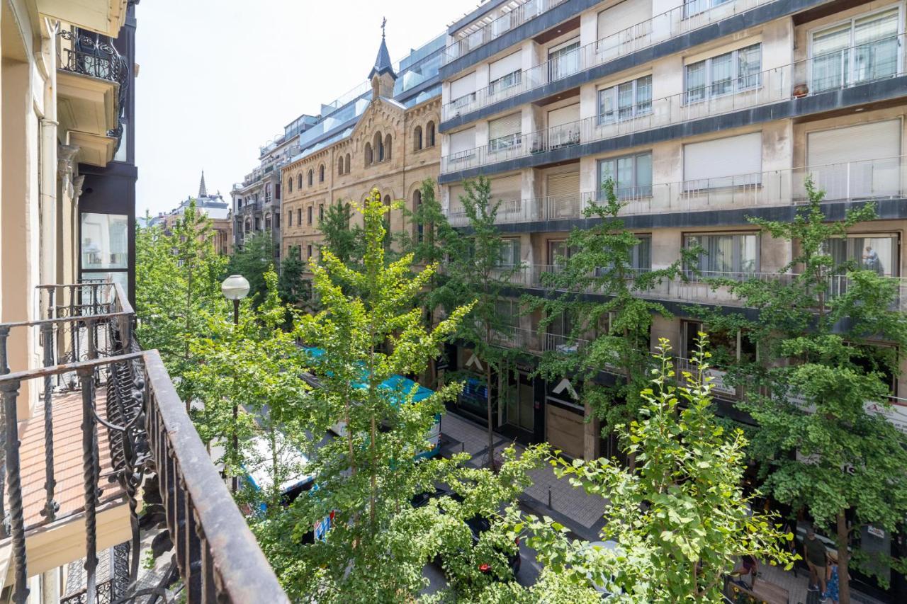 La Concha Cozy Balcony Apartment By Cisan Rentals San Sebastian Bagian luar foto