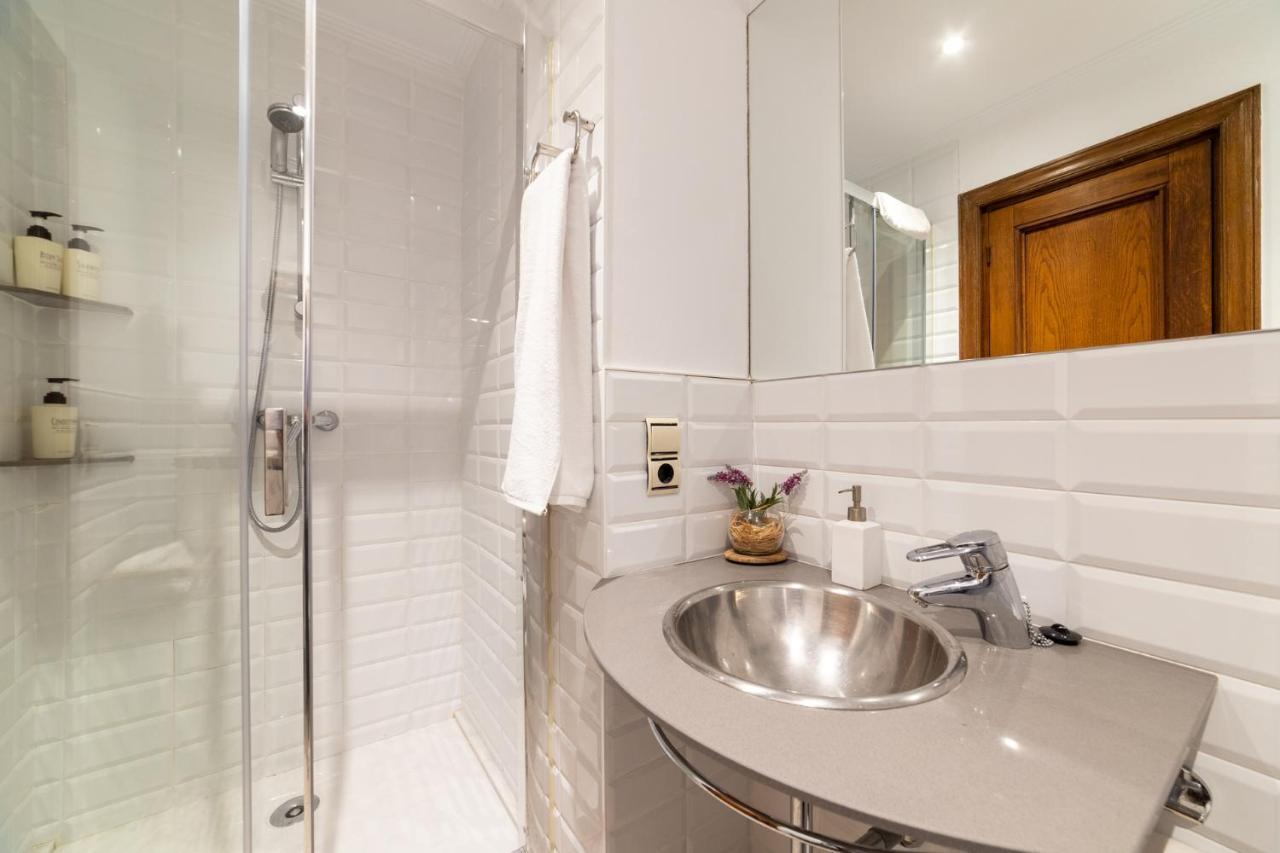La Concha Cozy Balcony Apartment By Cisan Rentals San Sebastian Bagian luar foto