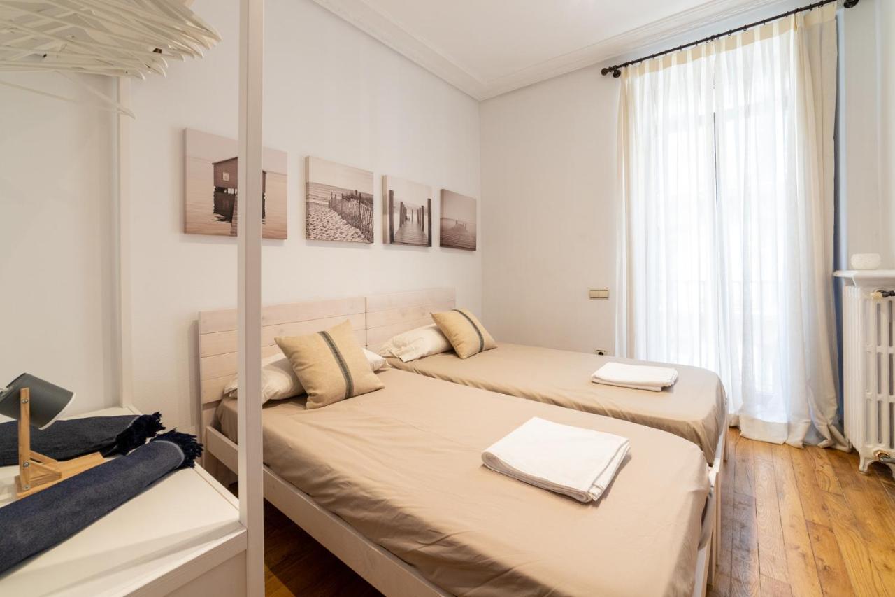 La Concha Cozy Balcony Apartment By Cisan Rentals San Sebastian Bagian luar foto
