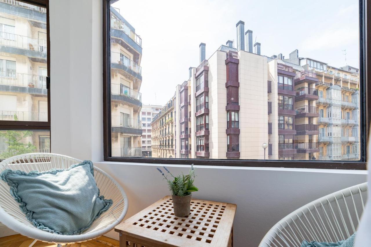 La Concha Cozy Balcony Apartment By Cisan Rentals San Sebastian Bagian luar foto