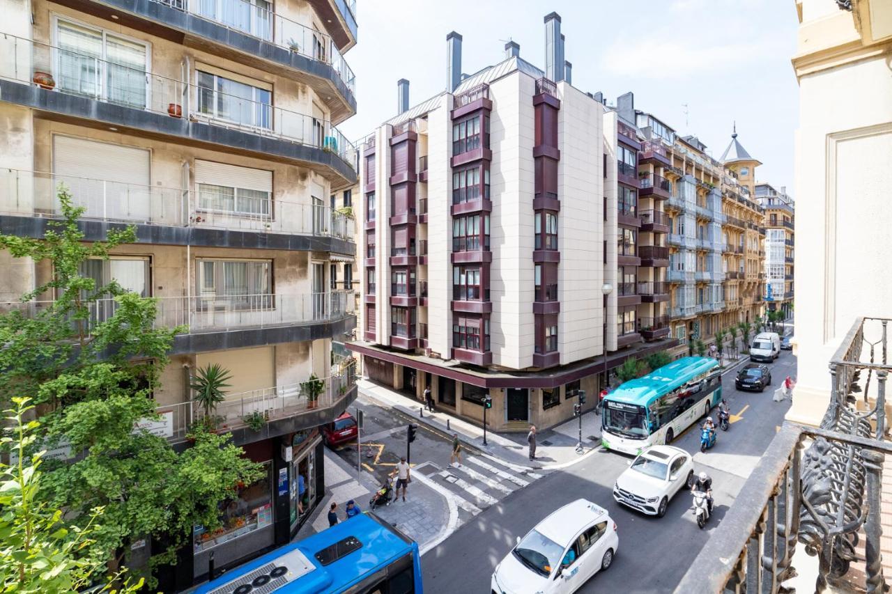 La Concha Cozy Balcony Apartment By Cisan Rentals San Sebastian Bagian luar foto